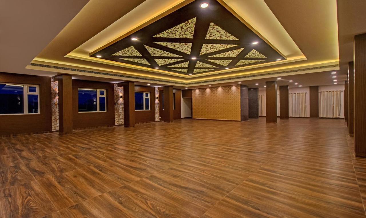 Treebo Trend Palm Tree Hotel Chennai Exterior photo